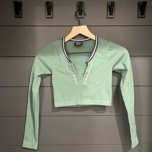 BDG women’s stretch crop long sleeve top